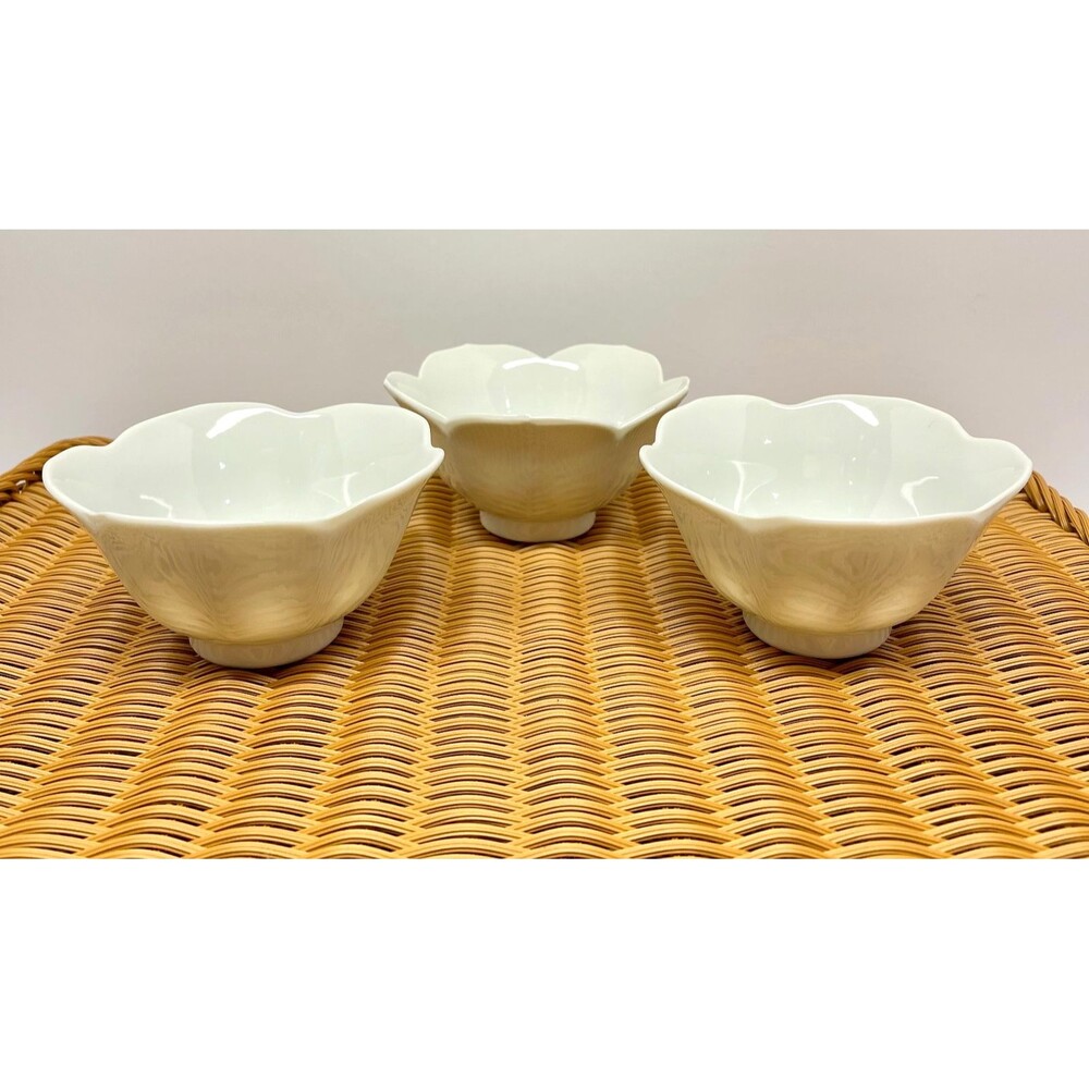Vintage White Ceramic Lotus Flower Bowl Set of 3 Fluted Rice Trinket Dishes 80s